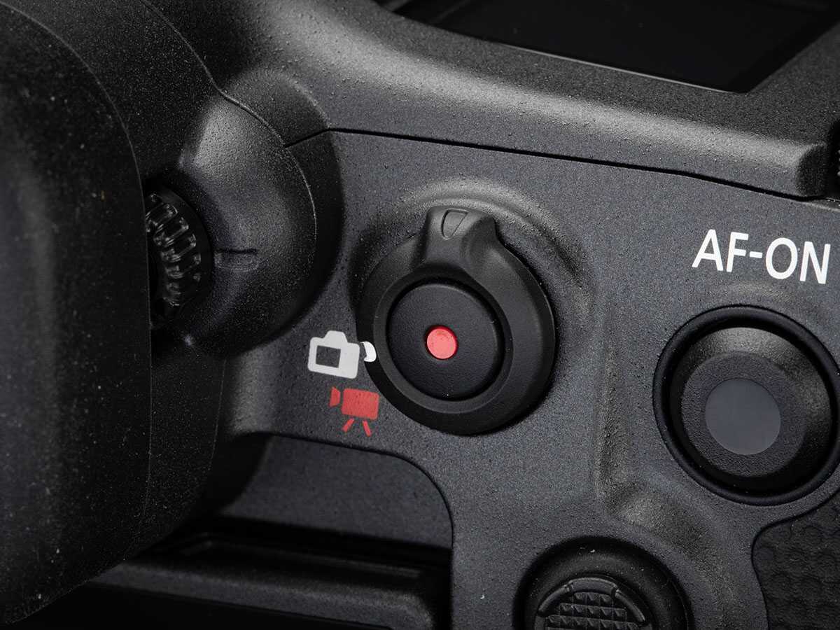 Canon_EOS_R3_REC_button