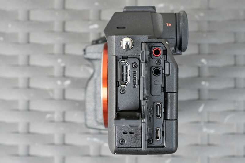 Sony Alpha 7 IV İncelemesi 7 sony alpha 7 iv a7iv camera ports 800x534 1