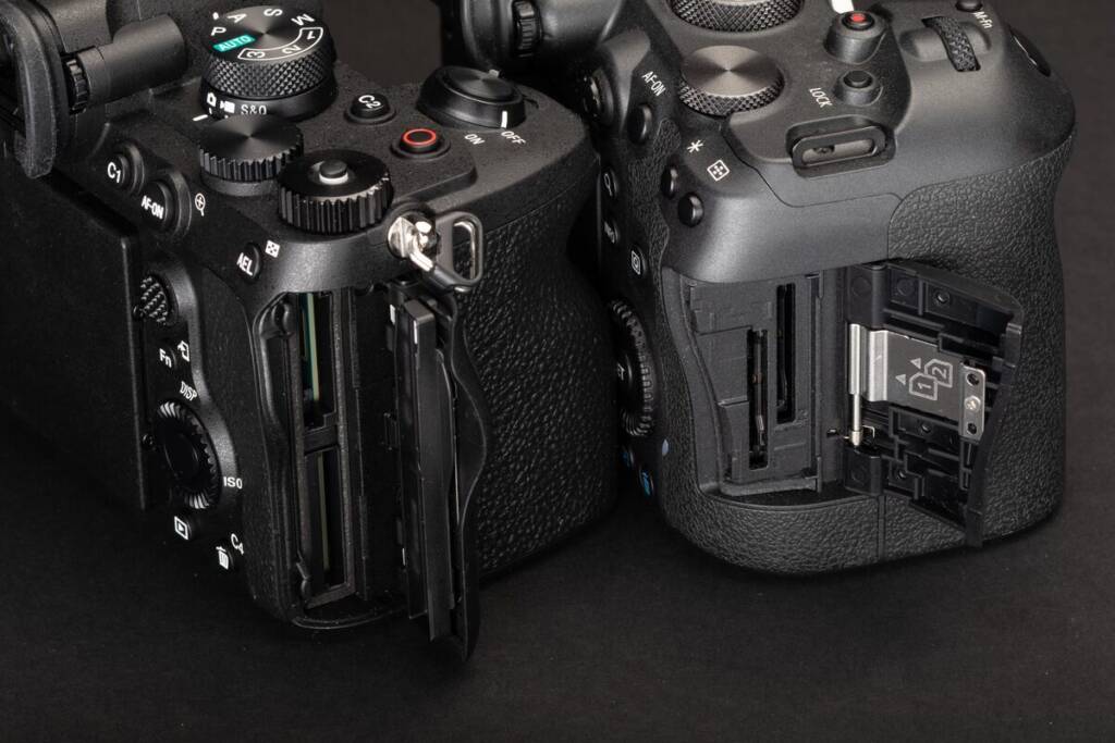 Sony a7IV Canon EOS R6 card slots