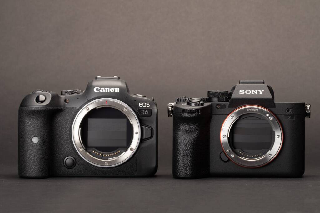 Sony a7IV Canon EOS R6 shutters