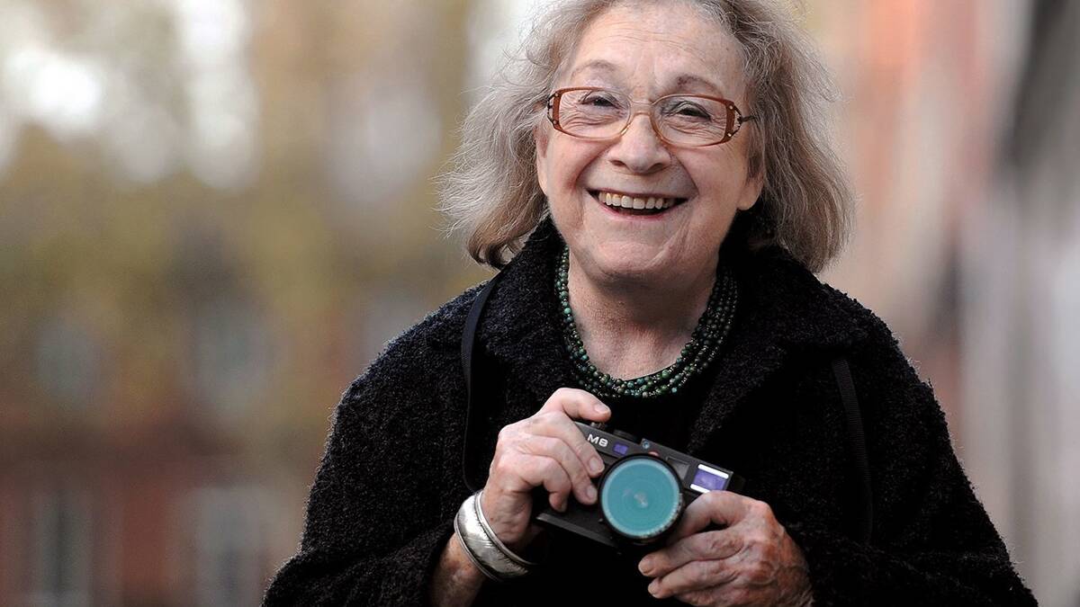 Sokak Fotoğrafçılığı Simgesi Sabine Weiss 97 Yaşında Öldü 1 sabine weiss street photographer header