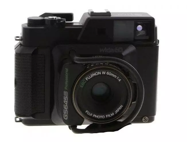2022'de Satın Alınacak En İyi Orta Format Film Kameraları 9 Fuji GS645S