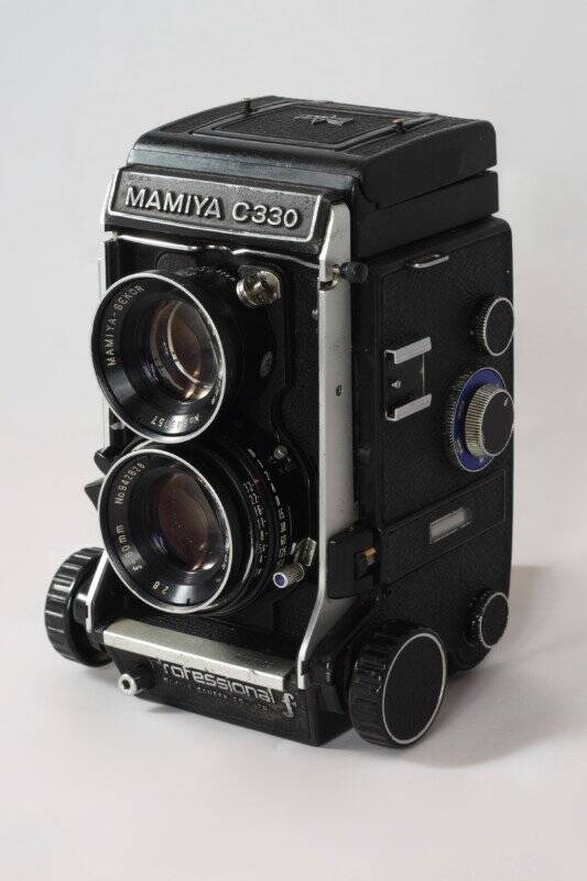 2022'de Satın Alınacak En İyi Orta Format Film Kameraları 6 Mamiya C330 CC