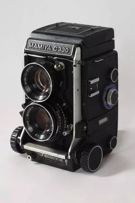 2022'de Satın Alınacak En İyi Orta Format Film Kameraları 6 Mamiya C330 CC