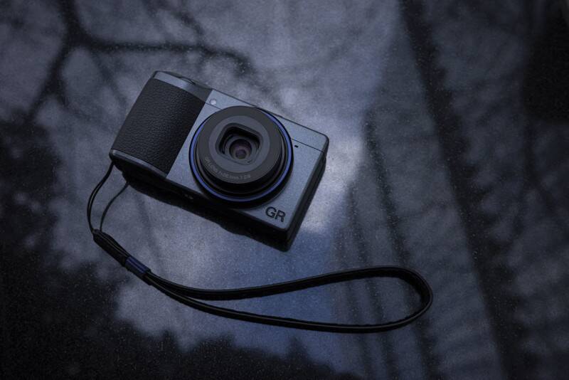 Ricoh, GR IIIx Urban Edition Özel Sınırlı Kamerayı Piyasaya Sürüyor 3 GR IIIxUE Situation 08 Shadow Bkgd
