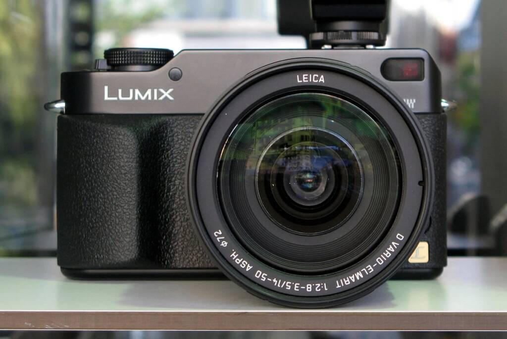 panasonic l1 dslr