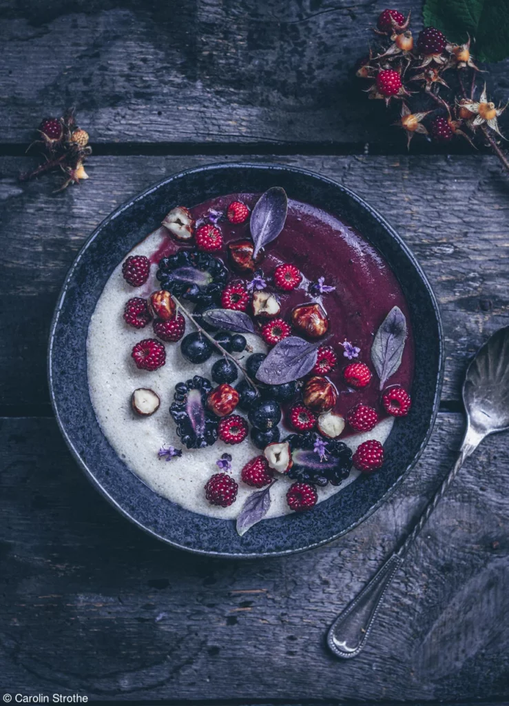 Pink Lady Yılın Yemek Fotoğrafçısı 2022 12 12 Carolin Strothe Berry Jewels On Semolina Pudding