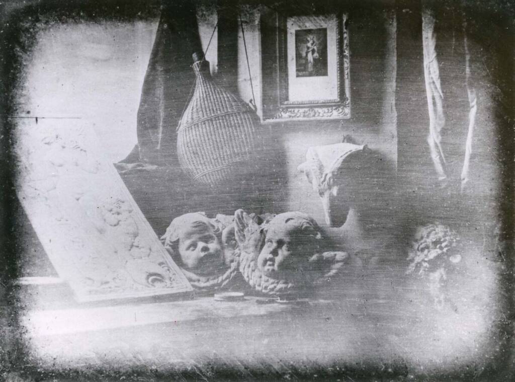 Siyah Beyaz Fotoğrafın Kısa Tarihi 5 Still Life collection Louis Jacques Mande Daguerre Societe Francaise 1837