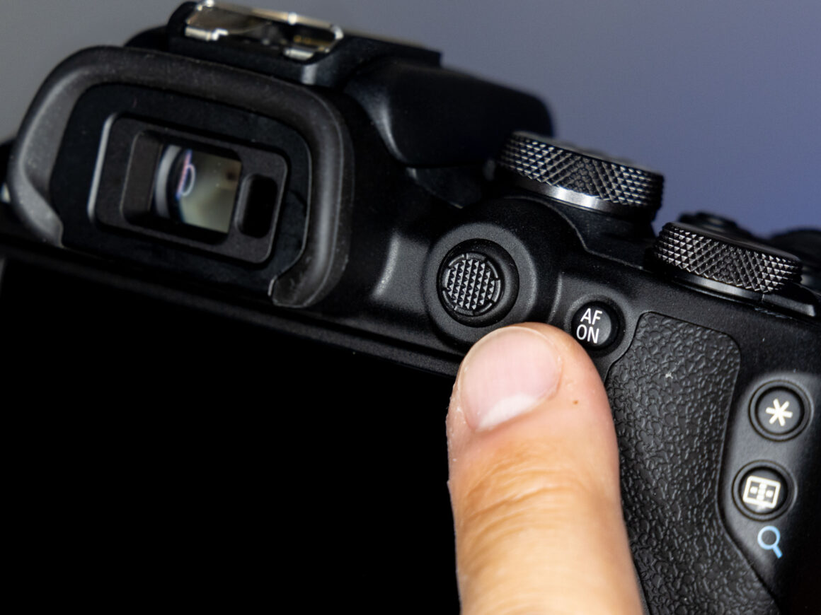 Canon EOS R10 İncelemesi 18 Canon EOS R10 AF joystick