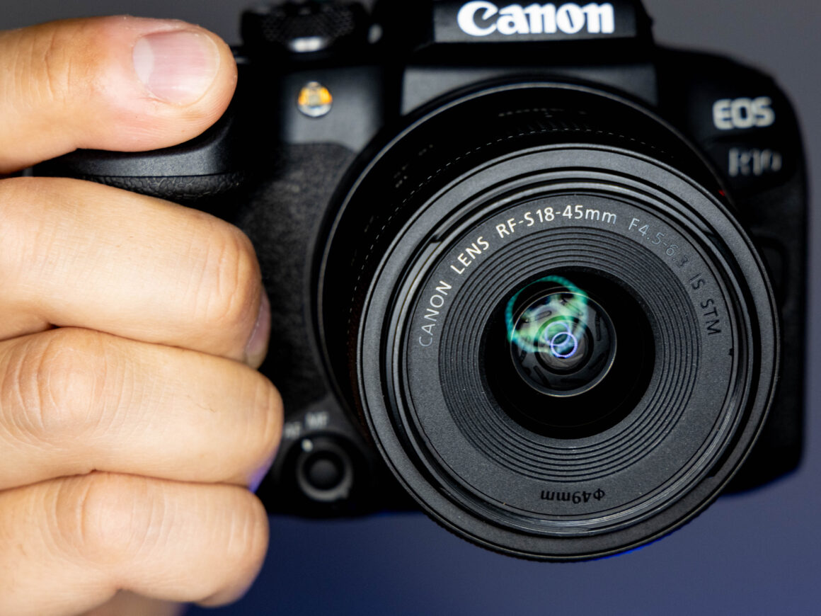 Canon EOS R10 İncelemesi 14 Canon EOS R10 grip