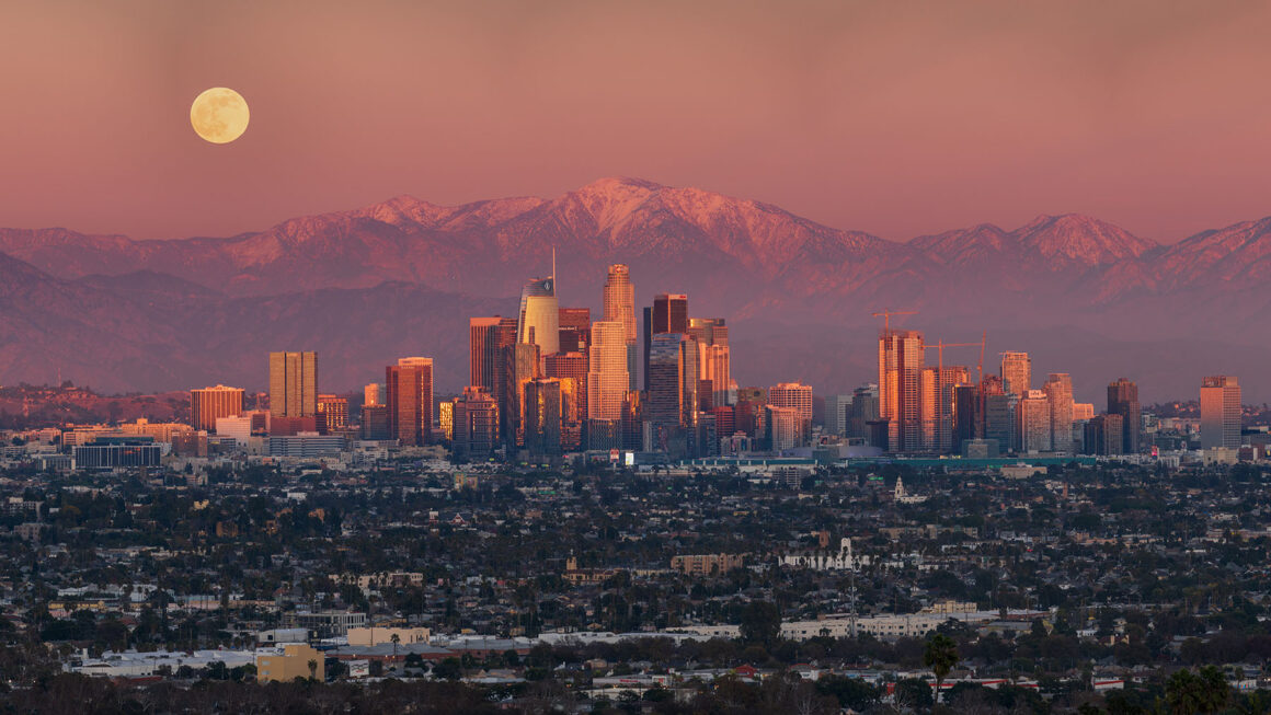 2022 Yılının Astronomi Fotoğrafçısından En İyi Fotoğraflar 14 PS 3159 41 Moonrise Over Los Angeles 1 scalled