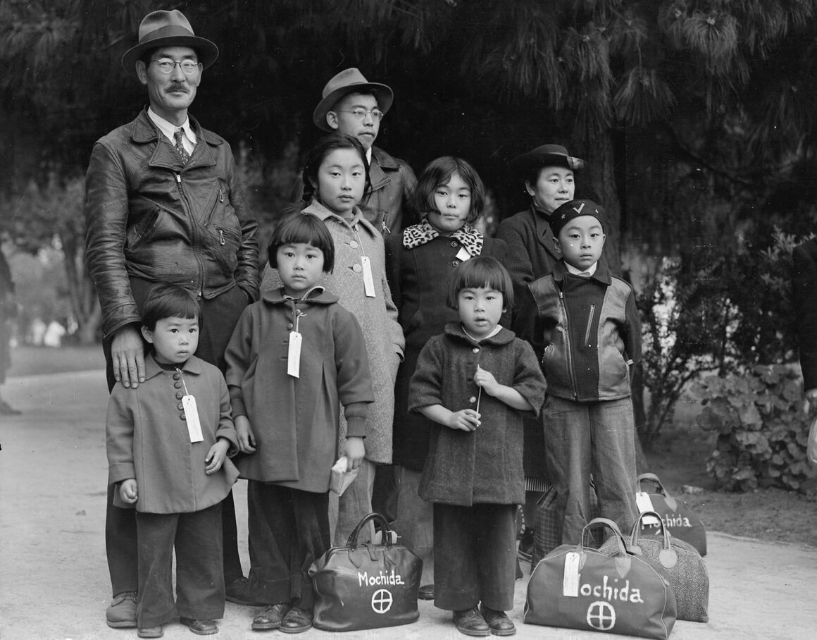 dorothea lange japanese family