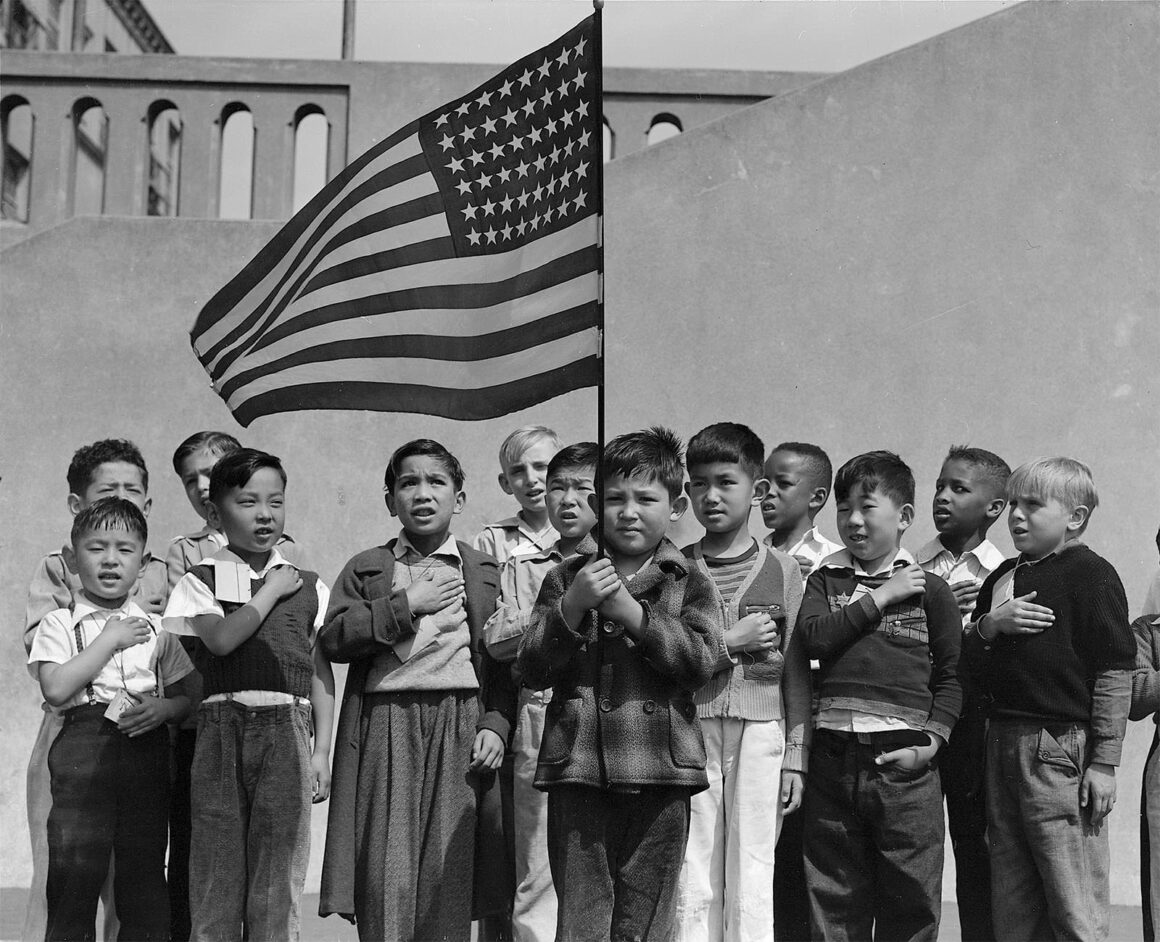 pledge of allegiance internment camp dorothea lange