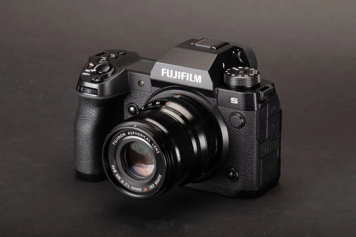 İncleme: Fujifilm X-H2S 12 Fujifilm X H2S front