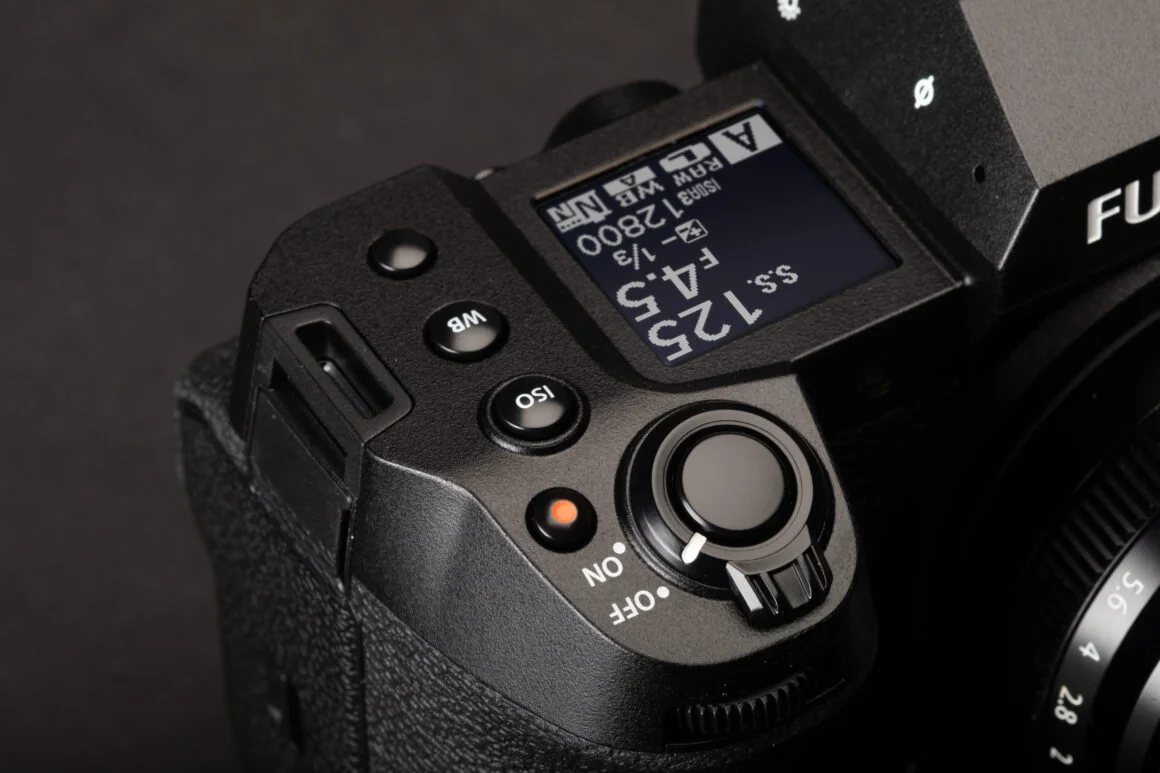 İncleme: Fujifilm X-H2S 13 Fujifilm X H2S top panel OLED