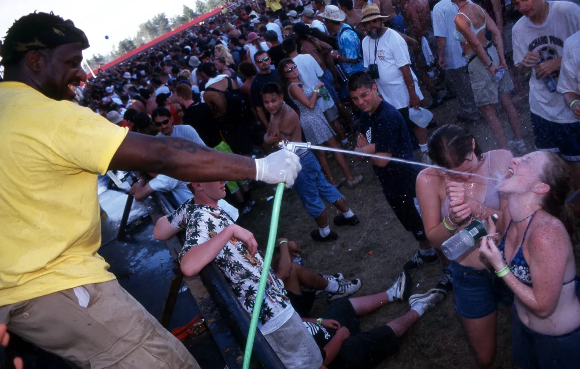 'Kötü Şeylerin Olduğunu Biliyordum' : Fotoğrafçı Anlatıyor Woodstock '99 3 Woodstock '99