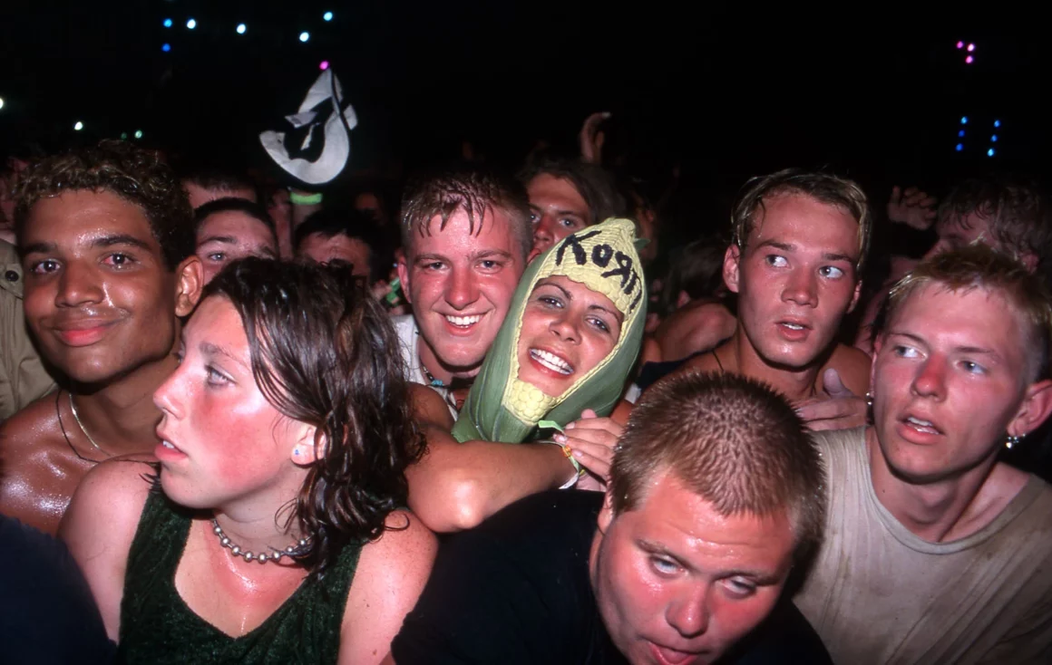 'Kötü Şeylerin Olduğunu Biliyordum' : Fotoğrafçı Anlatıyor Woodstock '99 14 WOODSTOCK99102sanalsergi