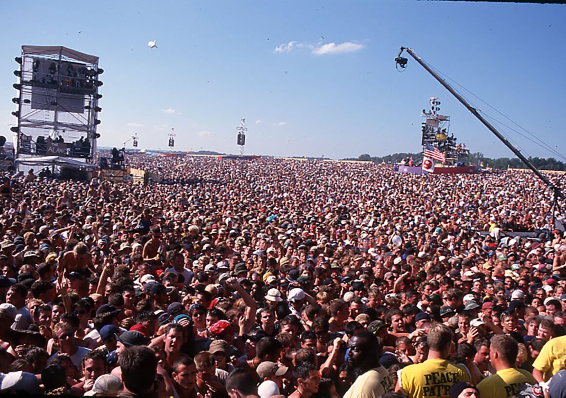 'Kötü Şeylerin Olduğunu Biliyordum' : Fotoğrafçı Anlatıyor Woodstock '99 4 Woodstock99001sanalsergi