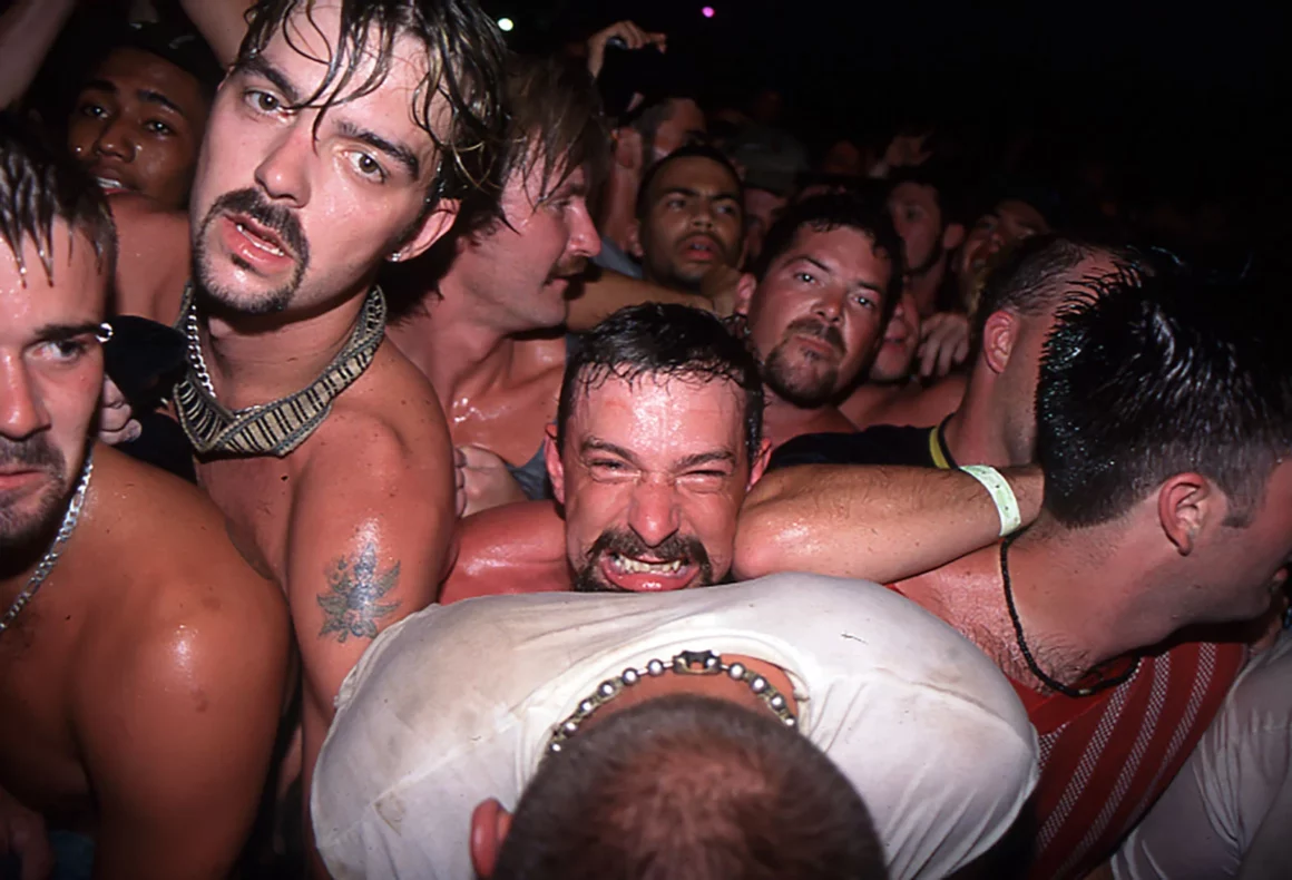 ‘Kötü Şeylerin Olduğunu Biliyordum’ : Fotoğrafçı Anlatıyor Woodstock ’99