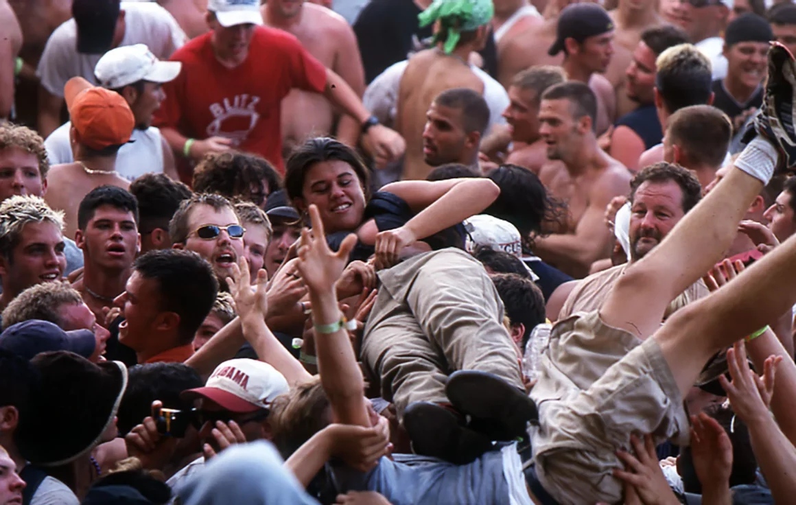 'Kötü Şeylerin Olduğunu Biliyordum' : Fotoğrafçı Anlatıyor Woodstock '99 6 Woodstock99035sanalsergi