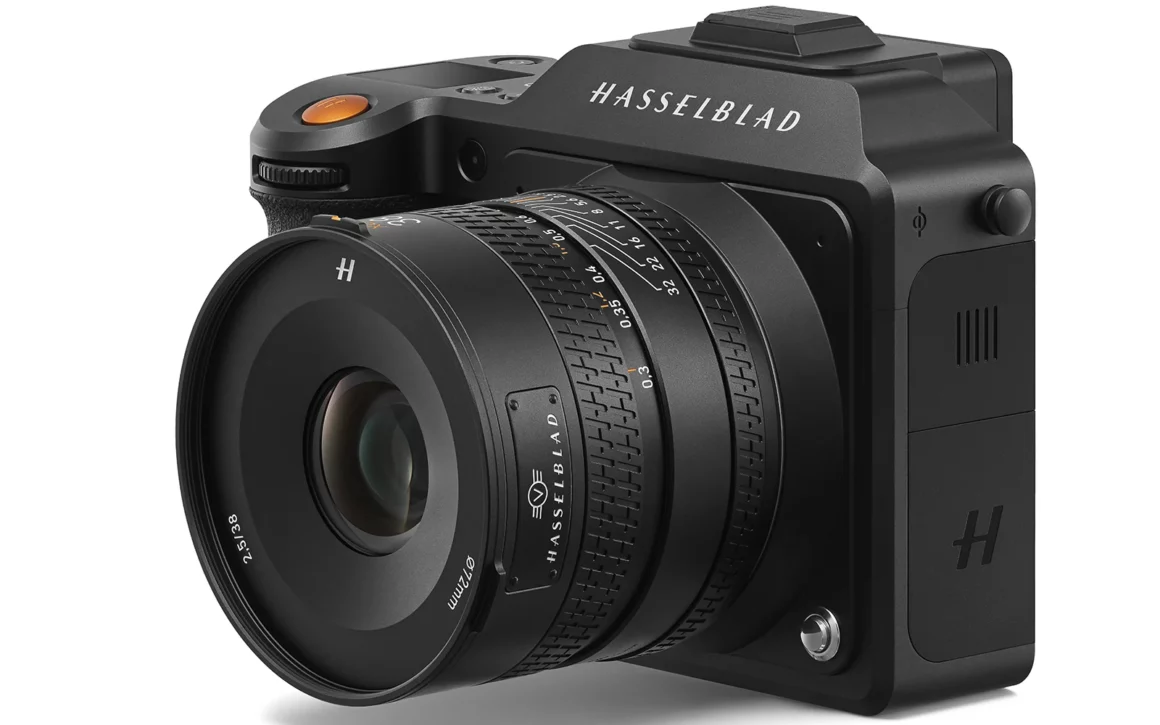 Hasselblad X2D 100C : IBIS ve Hybrid AF özellikli 100 MP Kamera 8 X2D 100C left side with XCD 38V