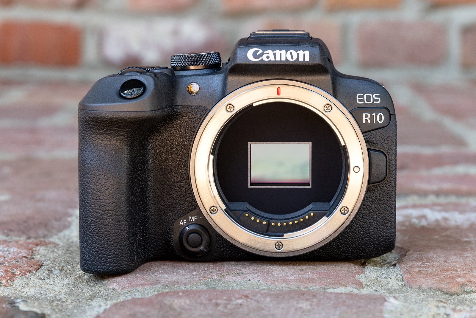 Aynasız Kamera nedir? 1 canon eos r10 camera review 4