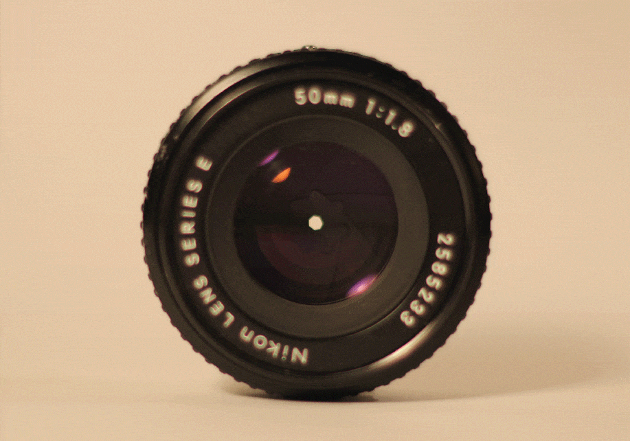 lens aperture opening and closing