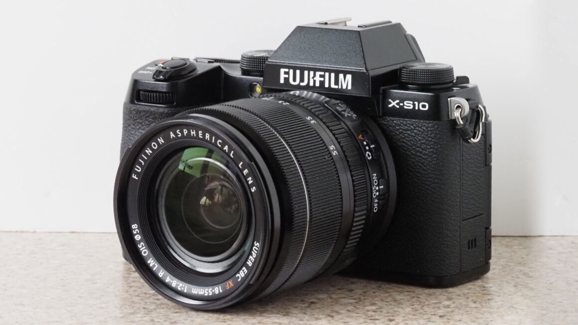 Fujifilm X S10