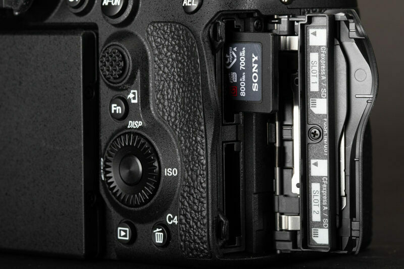 Sony a7RV card slots