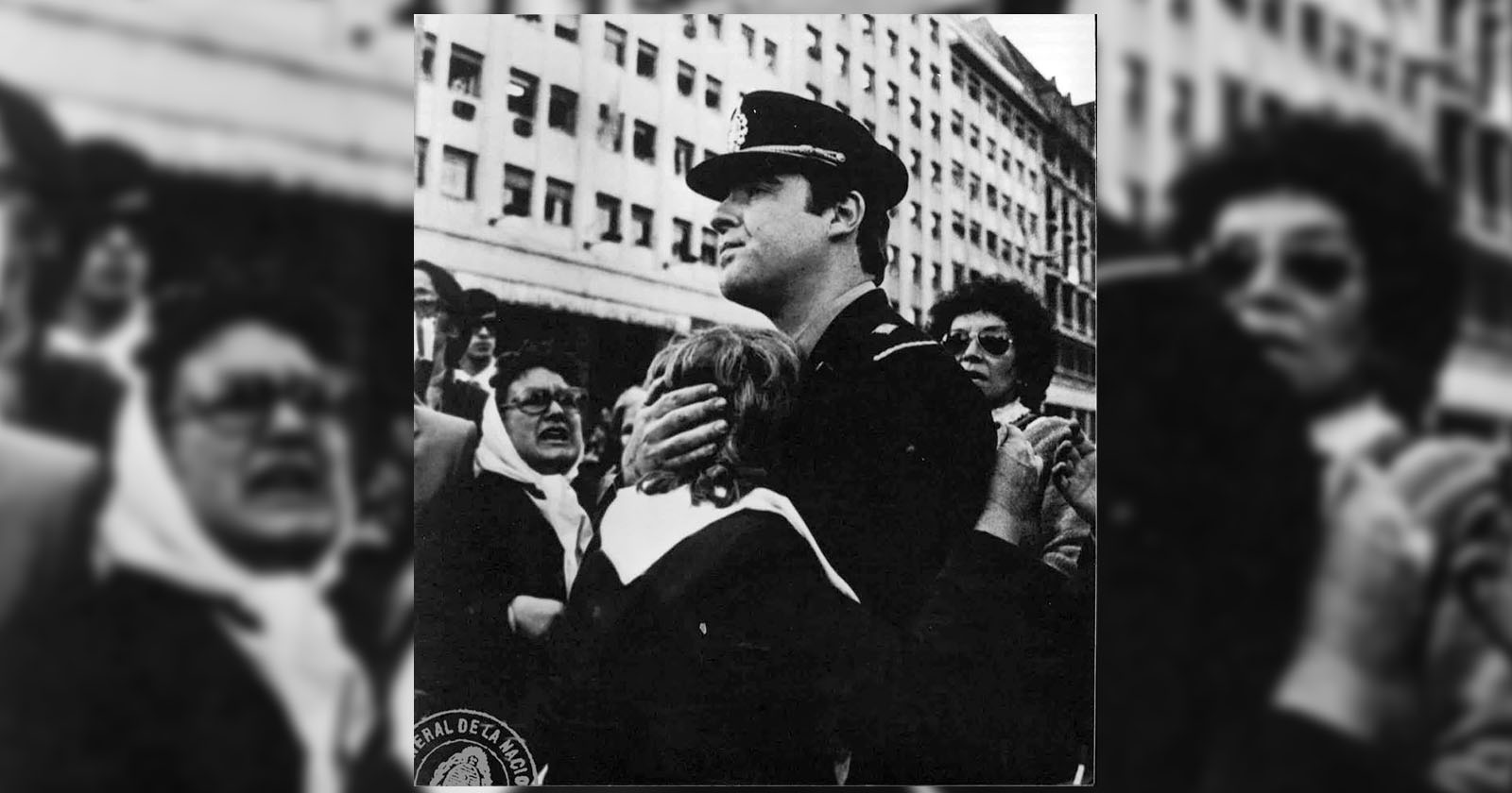 Bir Askeri Diktatörlük Sahte Sarılma Fotoğrafını Gerçeği Çarpıtmak İçin Nasıl Kullandı? 1 argentina