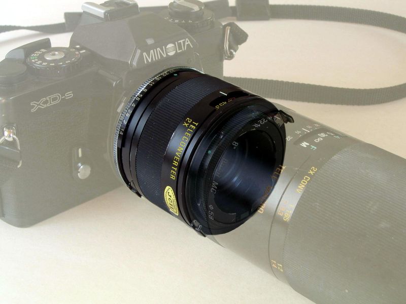 800px Teleconverter with Camera and lens.swn