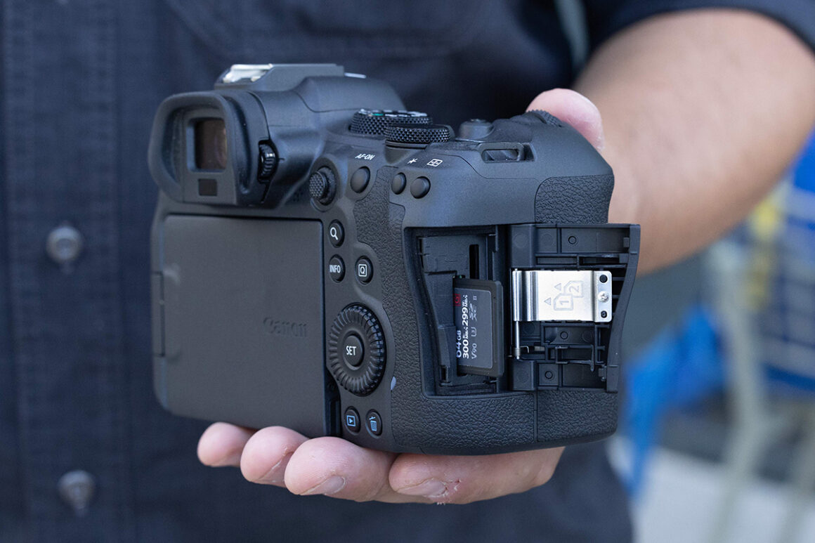 Canon EOS R6 II card slots