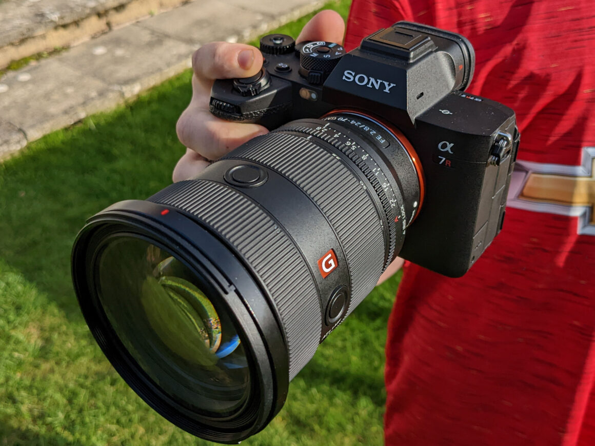 Sony a7R V 3qtr