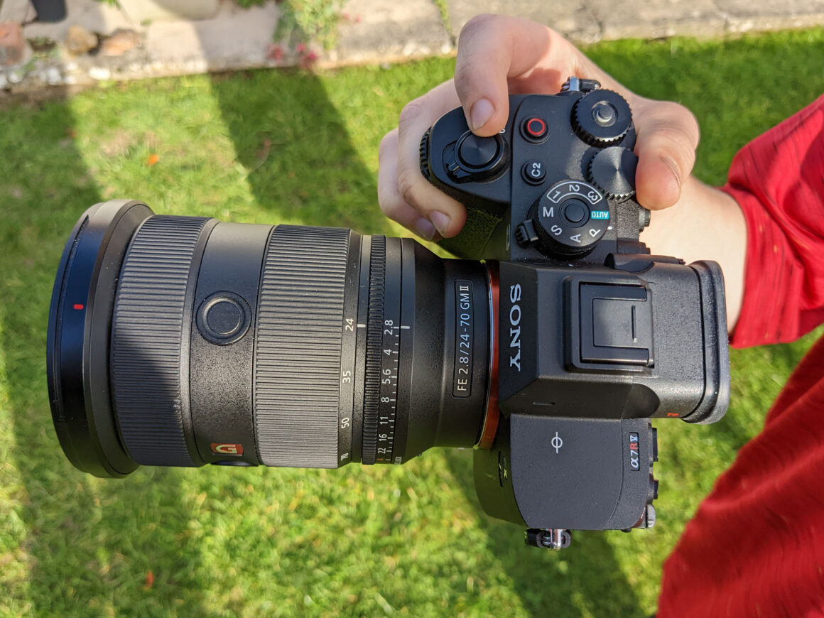 Sony a7R V vs a7R IV: Ne değişti ve yükseltmeye değer mi?