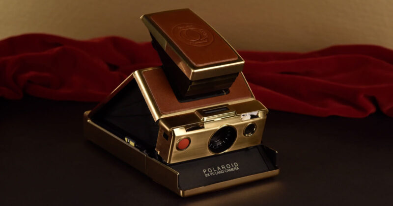 Sanal Sergi | Fotoğraf, Sanat ve Teknoloji 24 Tam Islevli 24K Altin Polaroid 50 Yillik SX 70 Formatini Onurlandiriyor