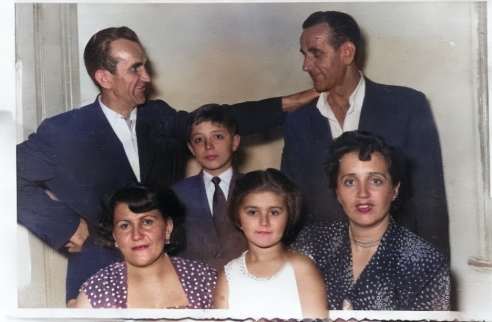 İnceleme: Photoshop'un yeni 'Fotoğraf Restorasyon' aracı 8 grandfather colored