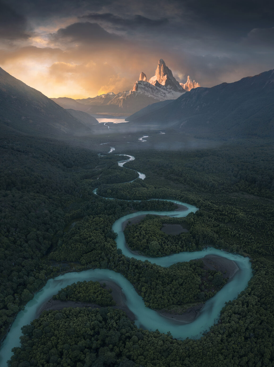 The International Landscape Photo of the Year Ödülleri 2022 15 ILPOTY2022 3rd MaxRive The Winding Journey