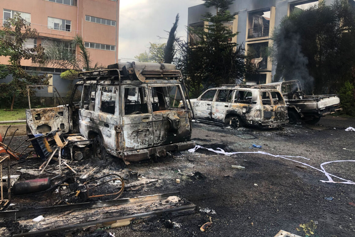 Göçebe Stüdyo Çadırı: Etiyopya'da Büyülü Portreler Yakalamak 21 Jimma