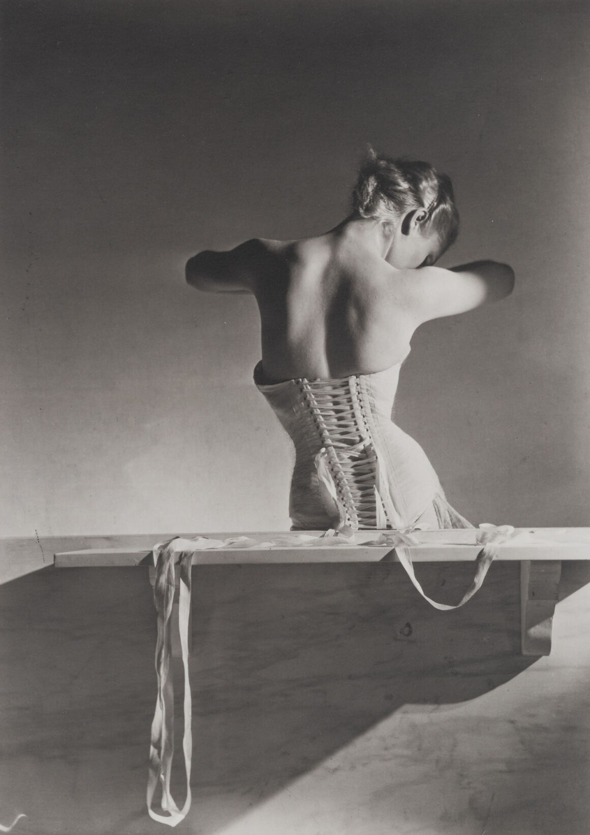 Fotoğraf Müzayedesinde Ansel Adams, Steve McCurry ve Daha Fazlasının Eserleri Bulunuyor 4 Lot 48 Horst P. Horst Mainbocher Corset 1939