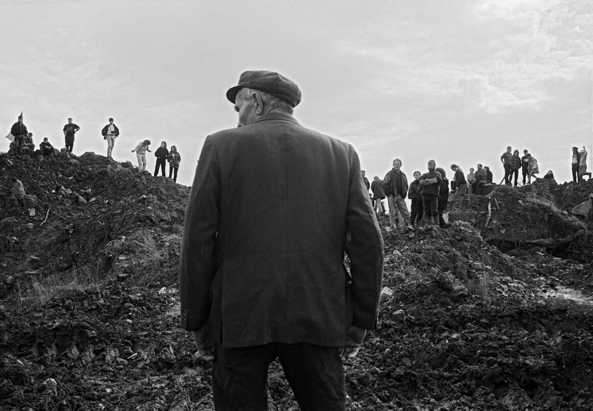 İrlandalı Bir Sokak Fotoğrafçısının İnanılmaz Hayatının Eseri 9 Reopening a border crossing on the Monaghan Fermanagh border 1993