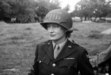 Lee Miller'ı yaklaşan filmde Kate Winslet tarafından canlandırılacak 4 lee miller archives self portrait