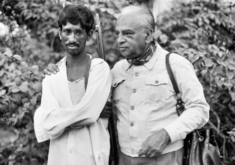 © Marilyn Stafford Indian writer Mulk Raj Anand comforting victim of Bangladesh Liberation War 1972 low res 9