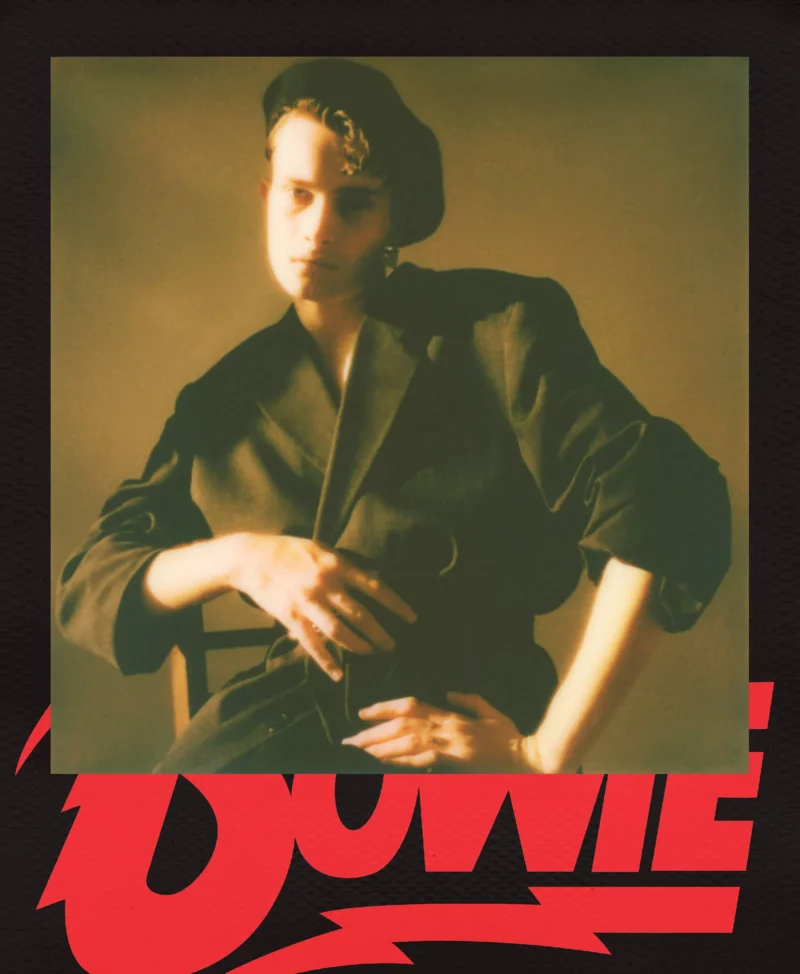 Polaroid Sinirli Uretim David Bowie Temali Filmi Piyasaya Suruyor 010