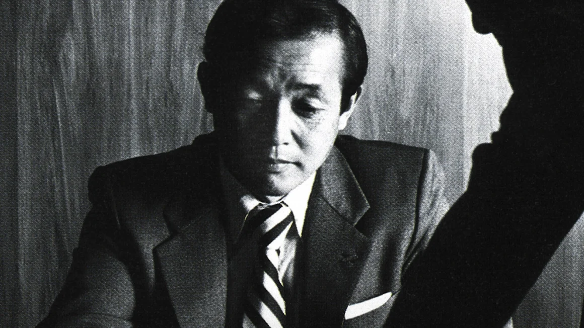 Olympus OM kamerasının arkasındaki adam: Yoshihisa Maitani 4 Olympus OM kamerasinin arkasindaki adam Yoshihisa Maitani