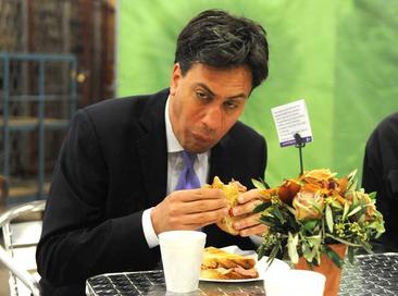 Etik Fotoğrafçılık Üzerine Söylem Neden Önemlidir? 2 Ed Miliband bacon sandwich