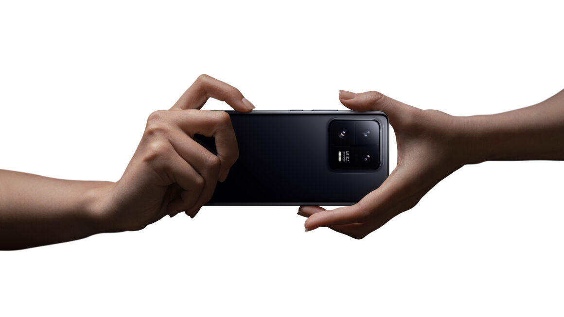 Xiaomi 13 Pro, Leica lens ve 'şimdiye kadarki en büyük kameralı telefon sensörü' ile geliyor
