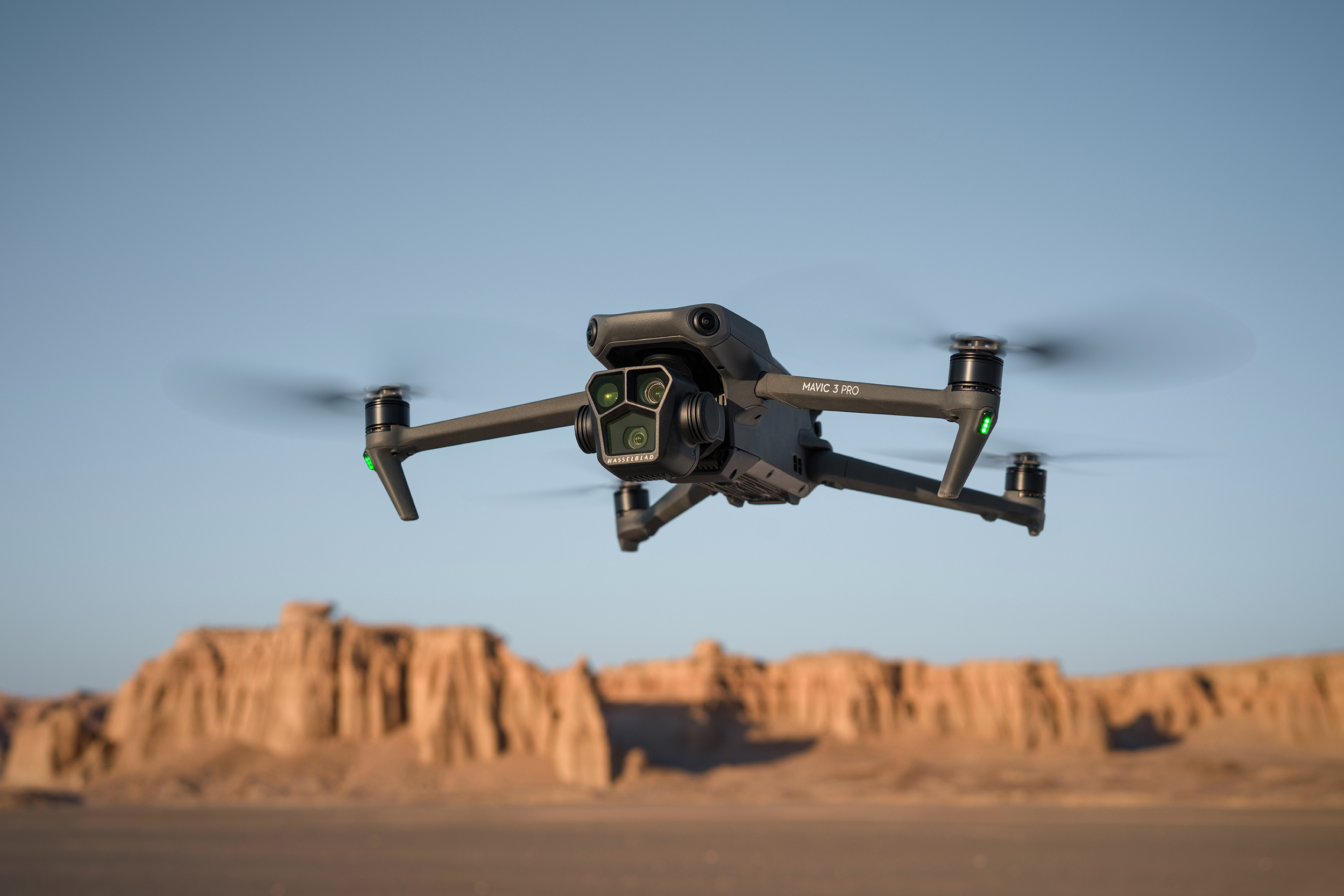 DJI uc kamerali ilk drone olan Mavic 3 Proyu duyurdu