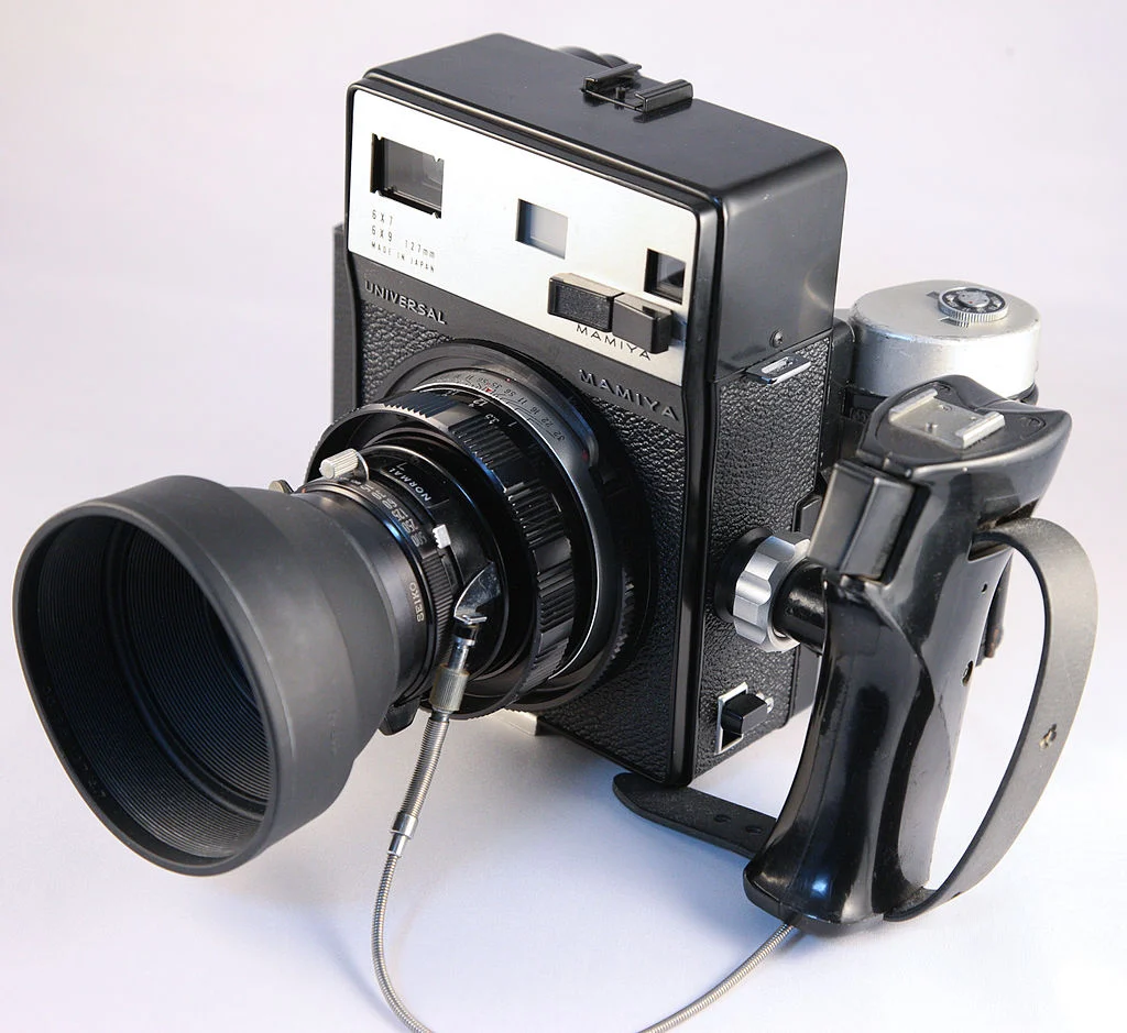 Basın Kamerasının Yükselişi ve Düşüşü 17 1024px 0251 Mamiya Universal 100mm f3