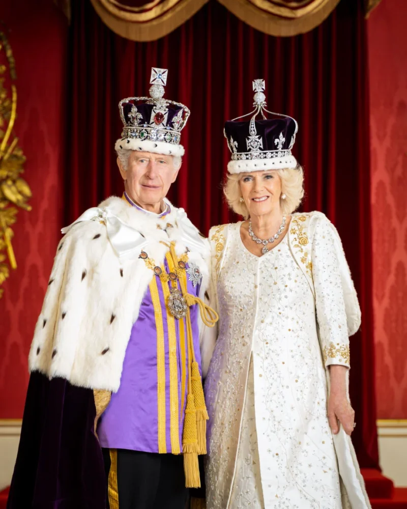 Kral III. Charles'ın Taç Giyme Töreninin Resmi Portreleri 3 3 HMK HMQ Throne Room
