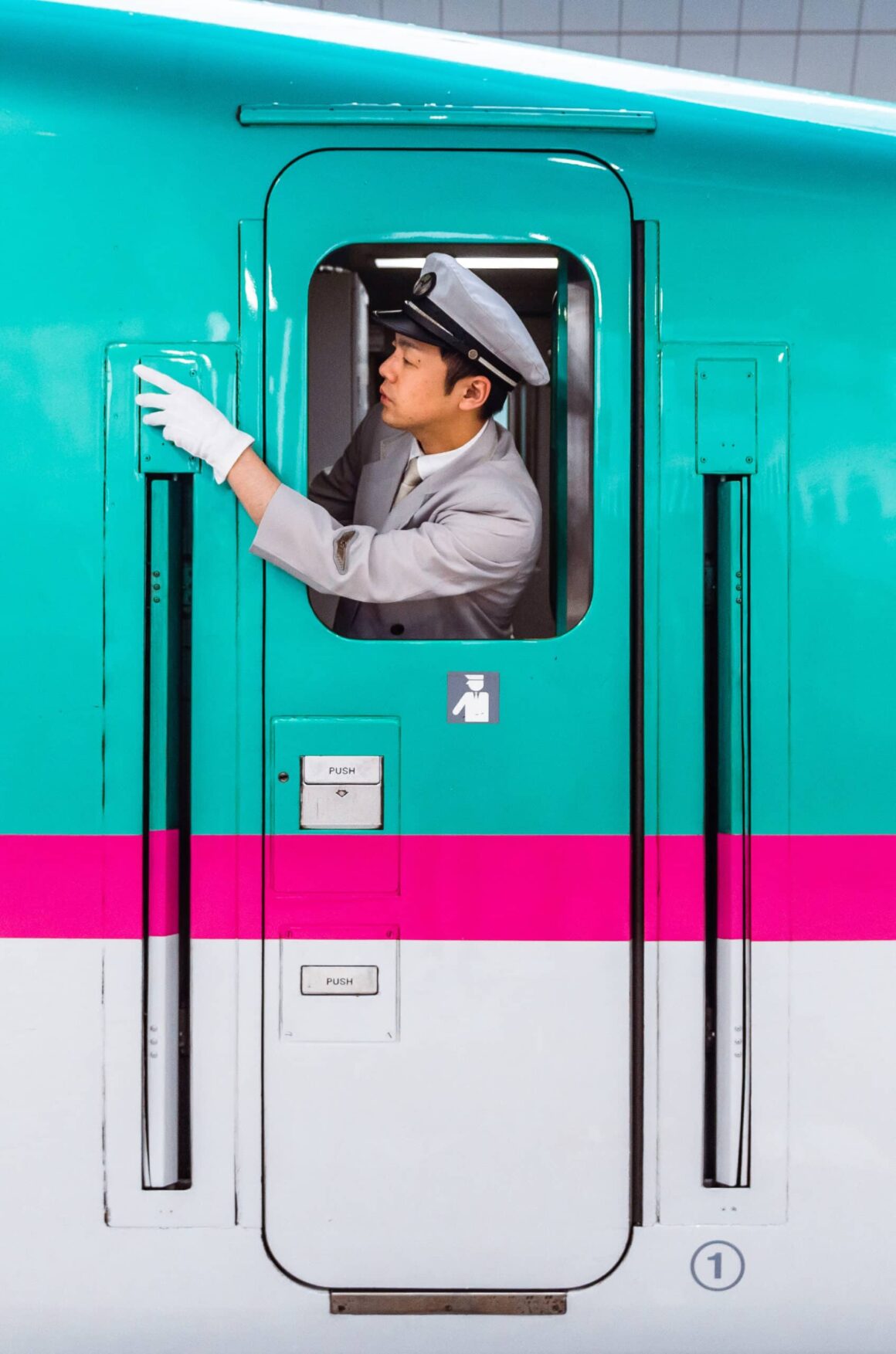 Wes Anderson'la Dünya Turu 7 awa train teal max 1 scaled 1
